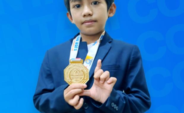 Bocah Mojokerto Juarai Kompetisi Bahasa Inggris Nasional, Hadiahnya? Jalan-Jalan ke 3 Negara!